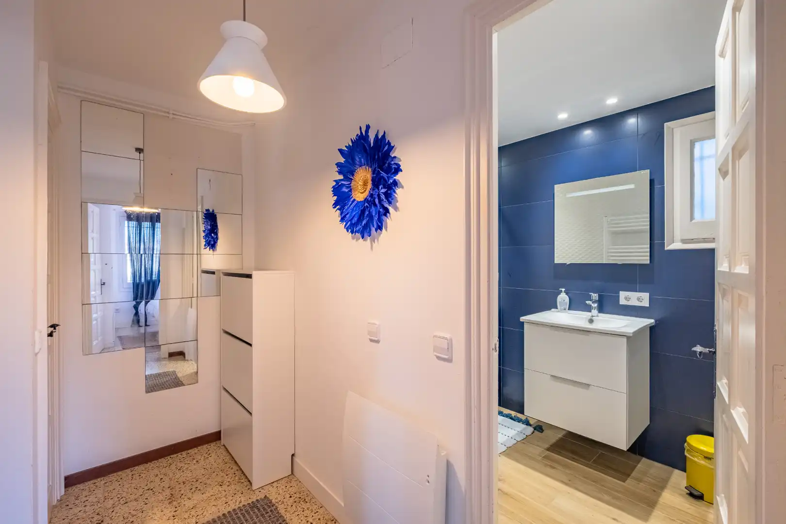 Badezimmer von Einfamilien-Reihenhaus zum Verkauf in Begur mit Klimaanlage, Heizung und Terrasse