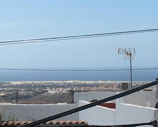 Vista exterior de Casa o xalet en venda en San Bartolomé de Tirajana amb Terrassa