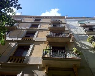 Exterior view of Flat for sale in  Barcelona Capital  with Oven, Washing machine and Microwave