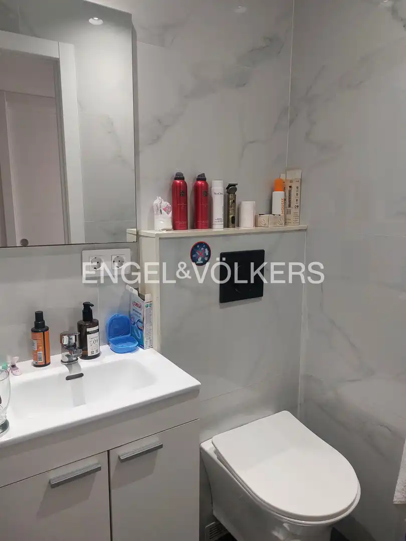 Bathroom of Flat for sale in Barcelona  with Air Conditioner, Heating and Parquet flooring