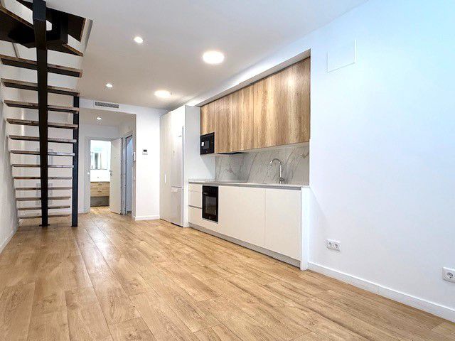 Cuina de Dúplex en venda en Sant Boi de Llobregat amb Aire condicionat i Calefacció