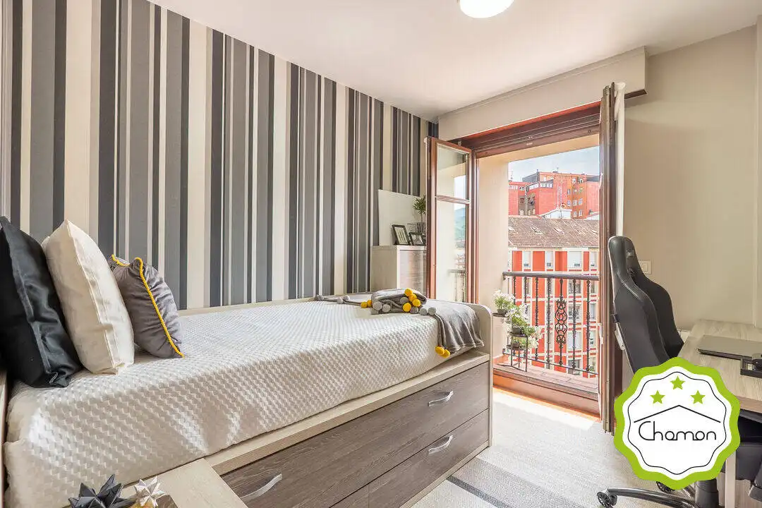 Flat for sale in Iralabarri