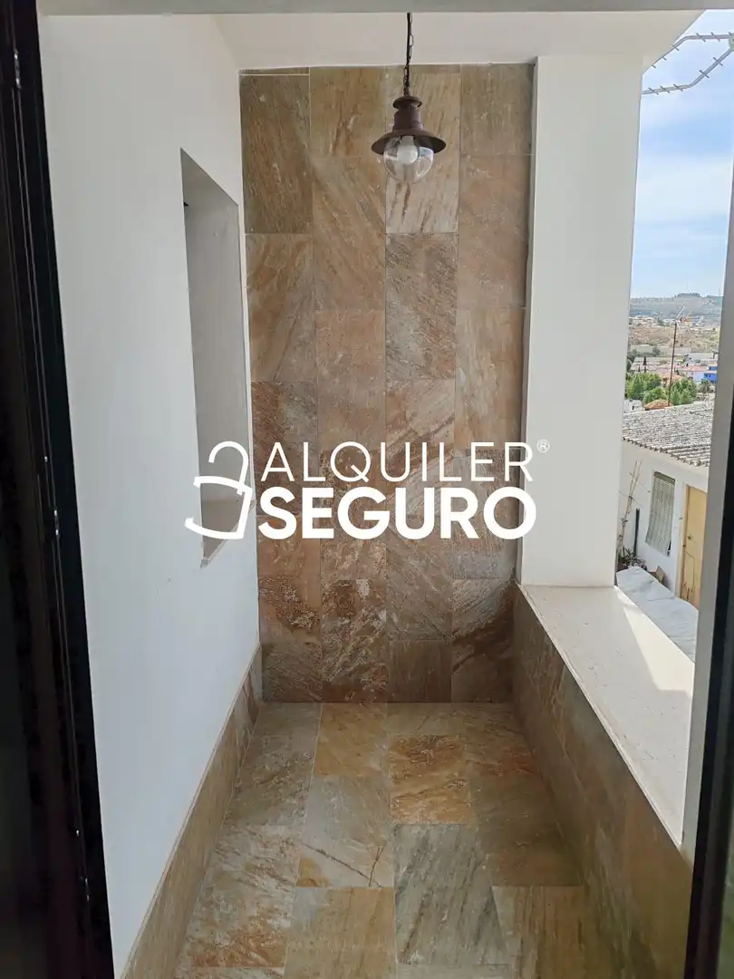 Baño de Casa o chalet de alquiler en Jun con Aire acondicionado, Terraza y Piscina