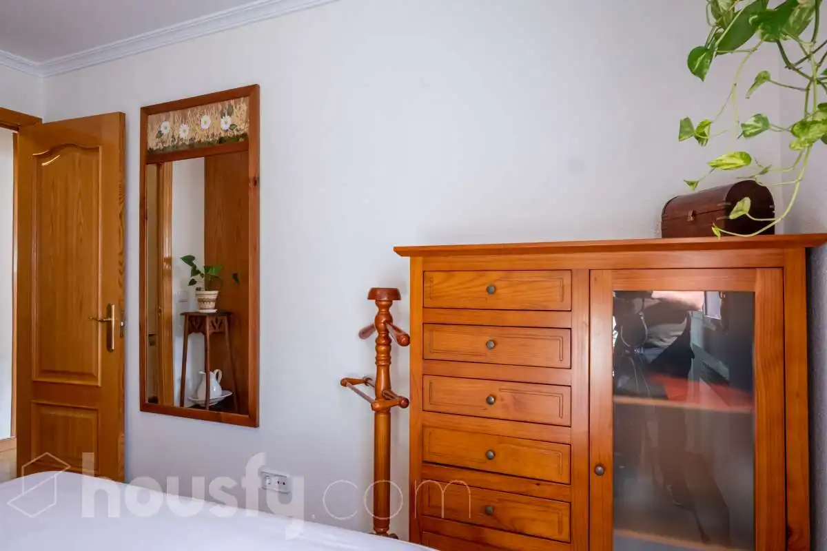 Bedroom of Flat for rent in Madrid  with Air Conditioner, Heating and Furnished