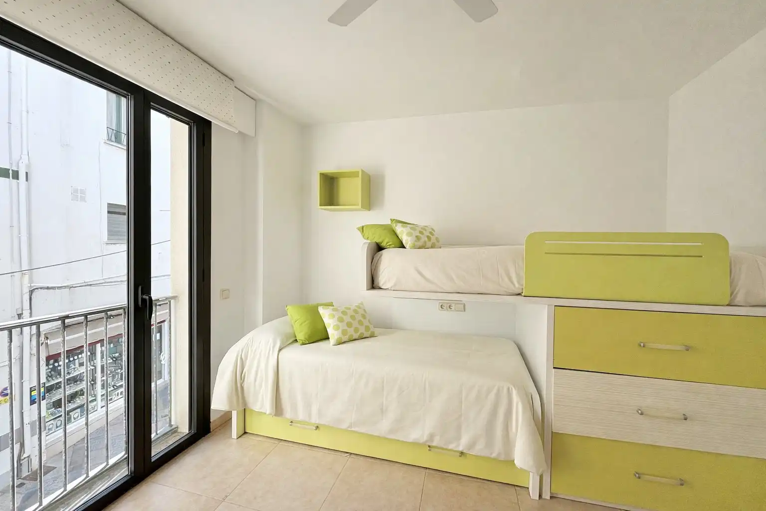 Schlafzimmer von Wohnungen zum Verkauf in L'Escala mit Heizung und Möbliert