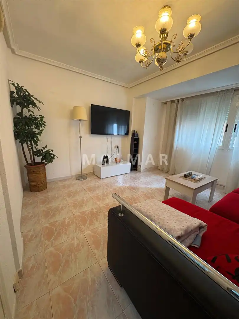 Sala d'estar de Pis en venda en Elda amb Aire condicionat, Terrassa i Balcó