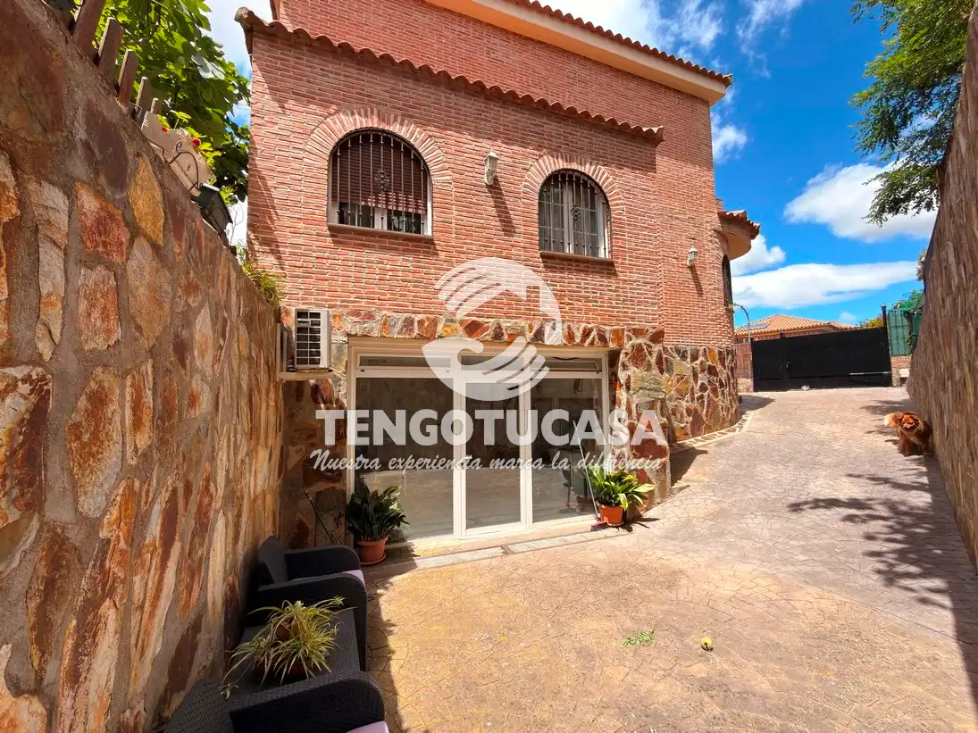 Vista exterior de Casa o chalet en venta en Bargas con Aire acondicionado, Calefacción y Jardín privado