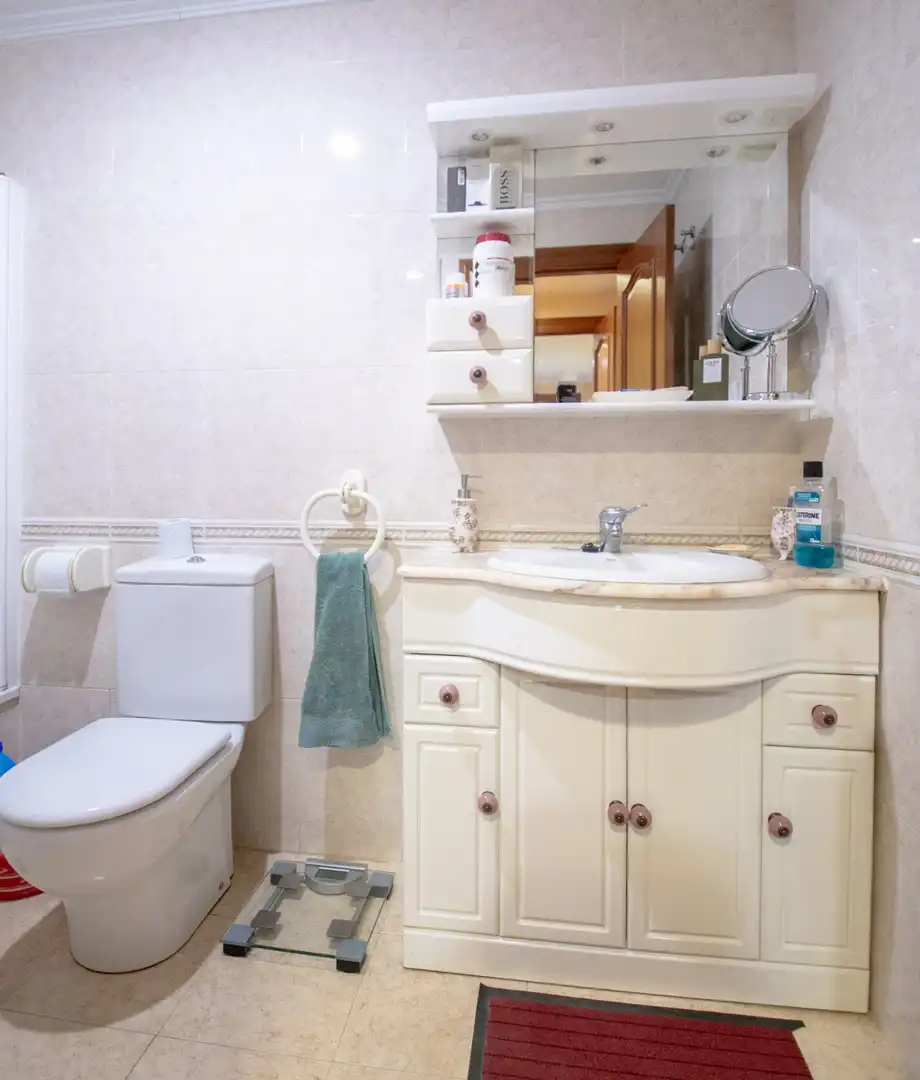 Baño de Piso en venta en Villaviciosa con Calefacción, Parquet y Trastero