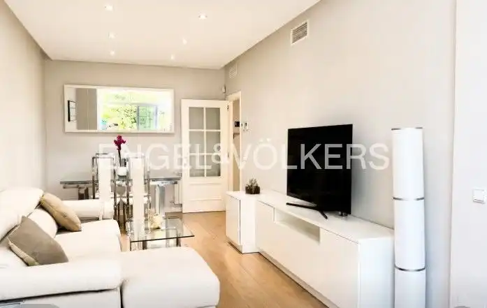 Sala de estar de Apartamento en venta en Las Rozas de Madrid con Aire acondicionado, Calefacción y Jardín privado