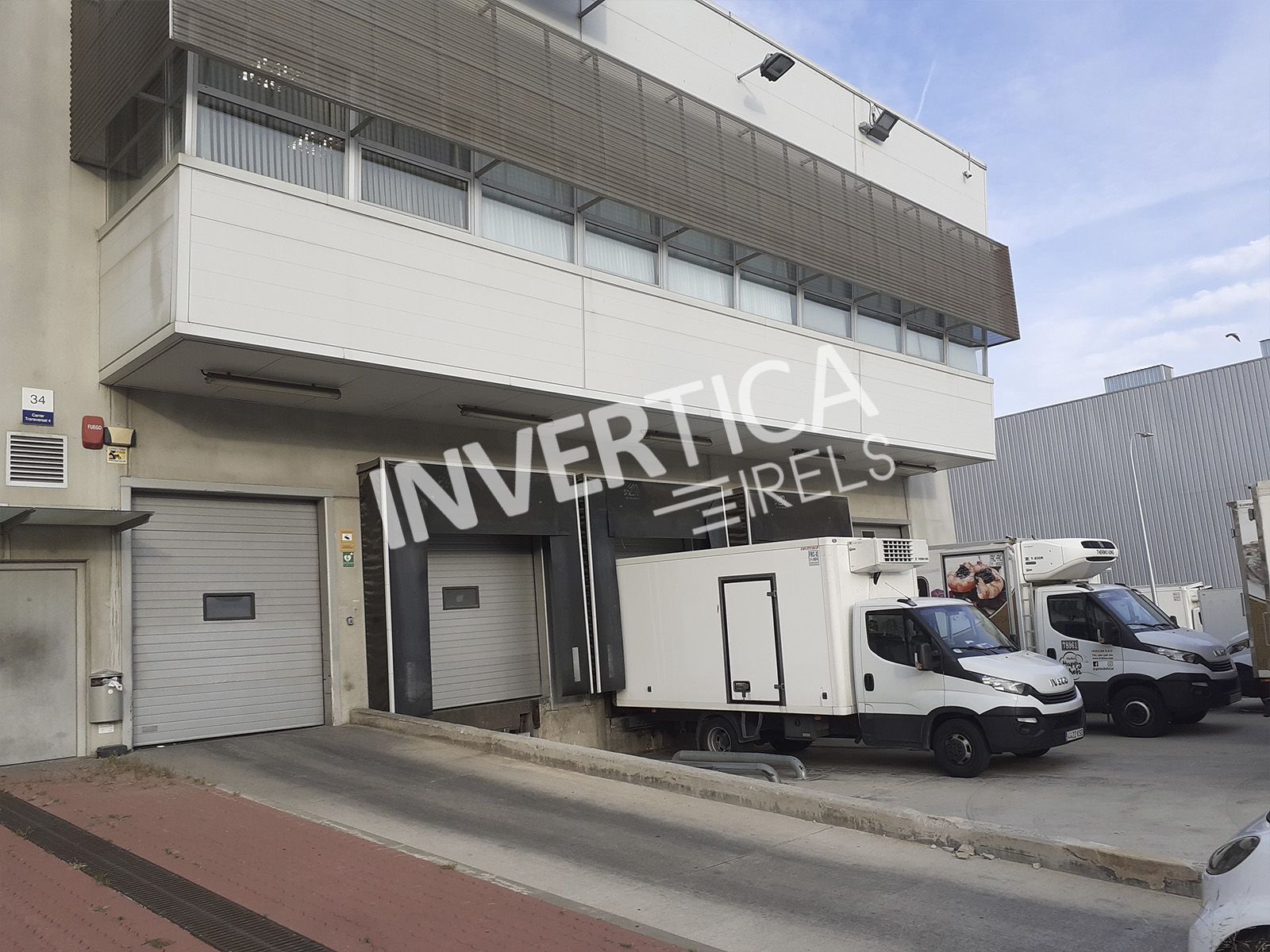 Exterior view of Industrial buildings for sale in  Barcelona Capital
