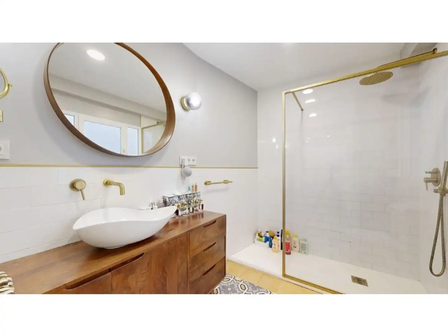 Baño de Piso en venta en Tavernes de la Valldigna con Aire acondicionado