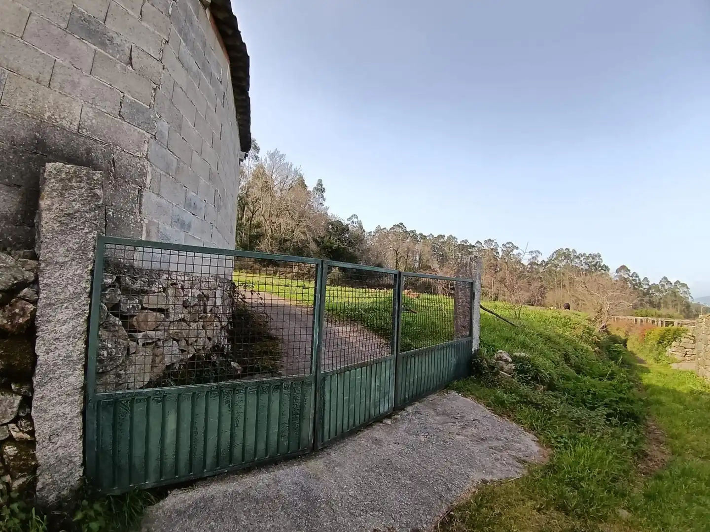 Country homes for sale in Meis