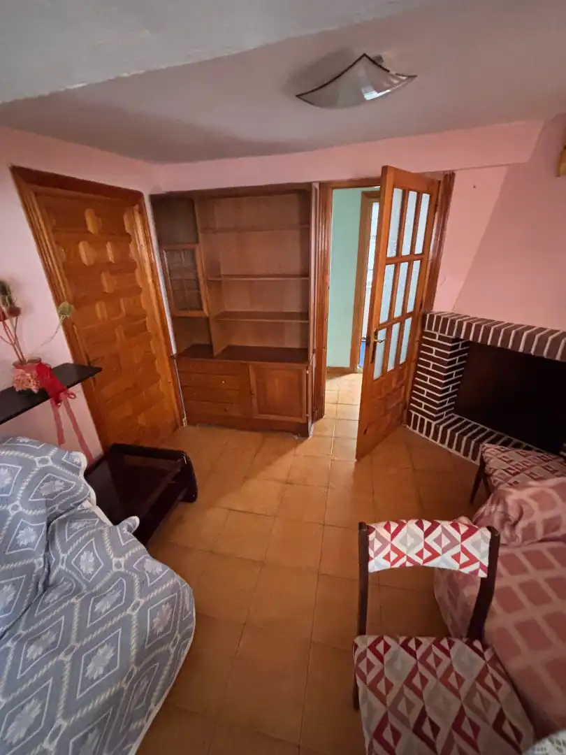 Sala d'estar de Pis en venda en Cuenca amb Calefacció i Moblat