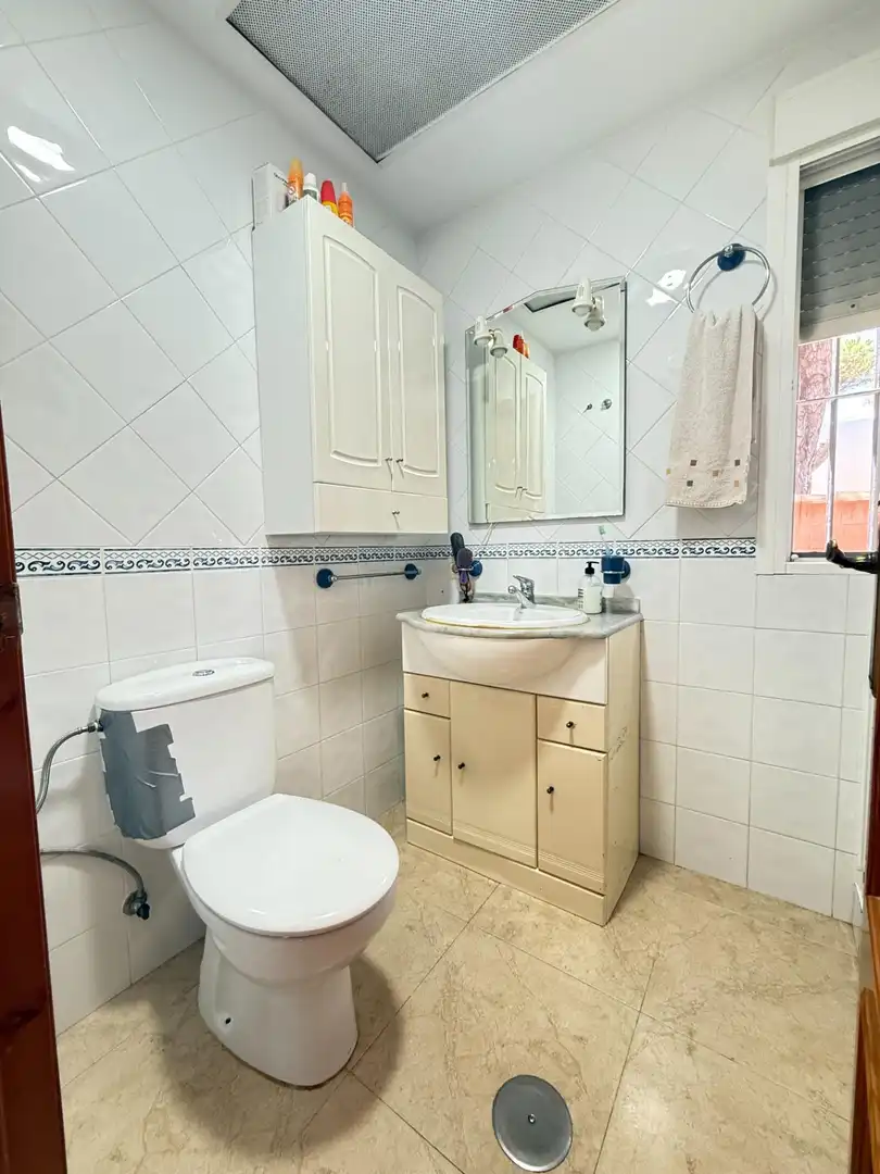 Baño de Casa o chalet en venta en Chiclana de la Frontera con Aire acondicionado, Jardín privado y Terraza
