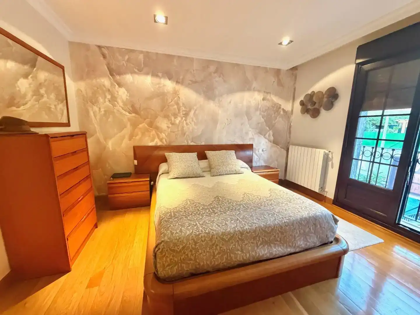 Habitación de Casa adosada en venta en Castro-Urdiales con Balcón