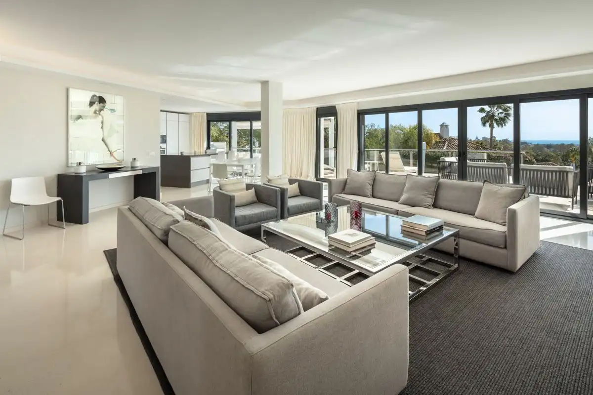 Sala de estar de Casa o chalet en venta en Marbella con Aire acondicionado, Parquet y Terraza