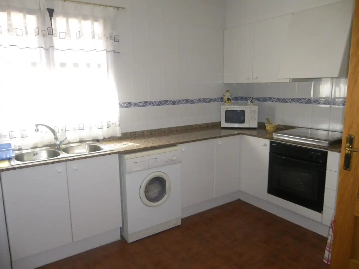 Cuina de Casa o xalet de lloguer en Riba-roja de Túria amb Terrassa, Traster i Moblat