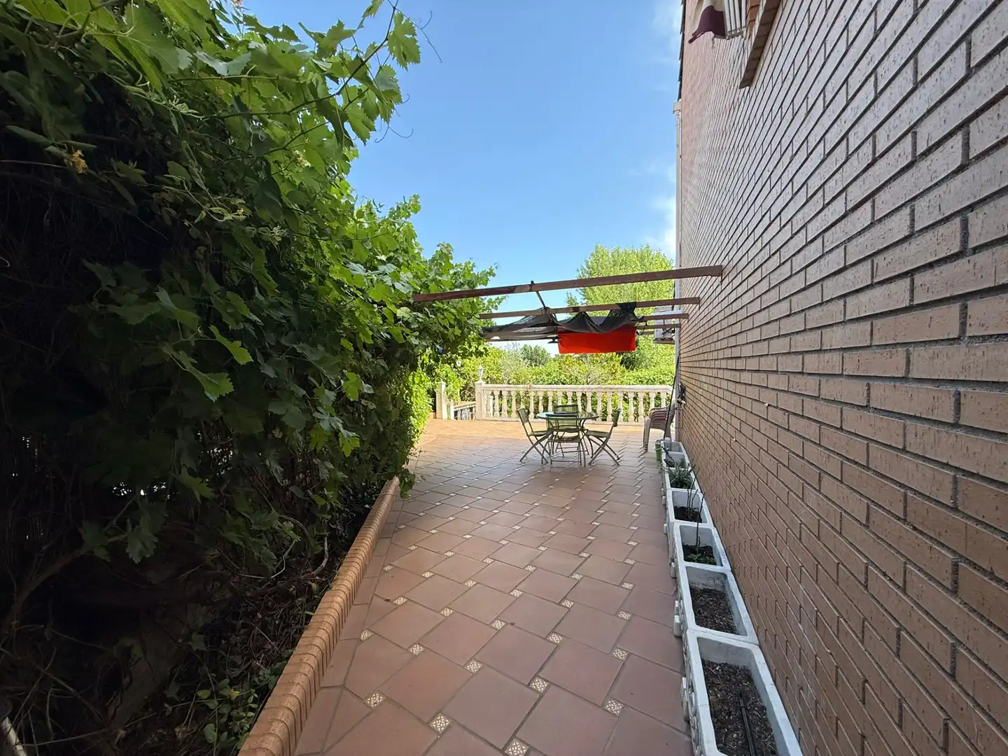 Terrassa de Casa adosada en venda en Móstoles amb Aire condicionat, Calefacció i Jardí privat