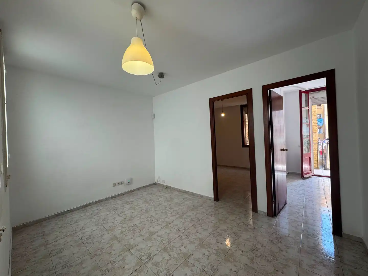 Sala de estar de Piso en venta en Barcelona con Horno, Microondas y Balcón