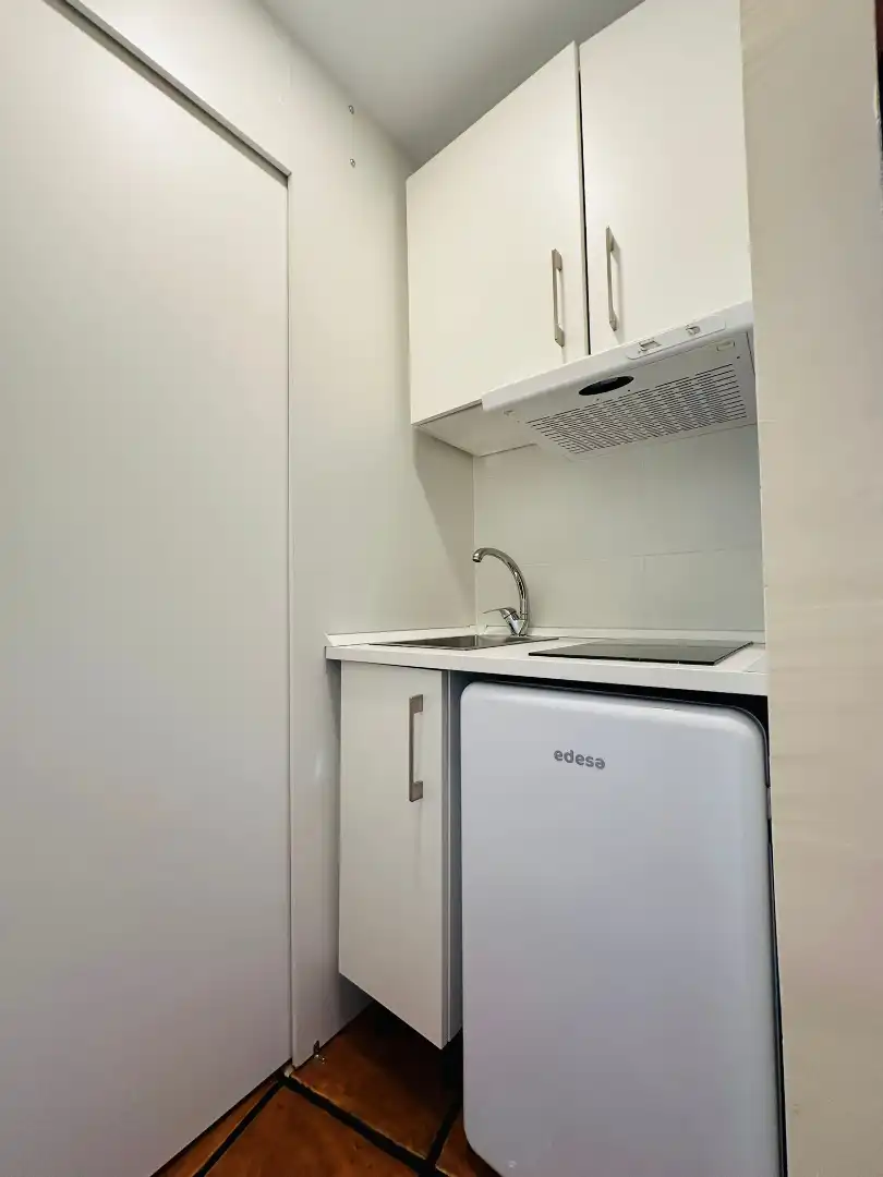 Estudio de alquiler en Calle Capuchinas, 8, Centro - Sagrario