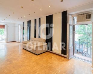 Living room of Flat for sale in  Madrid Capital  with Heating