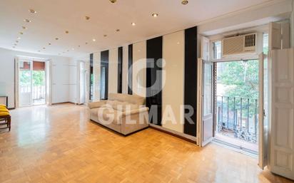 Sala d'estar de Pis en venda en  Madrid Capital amb Calefacció