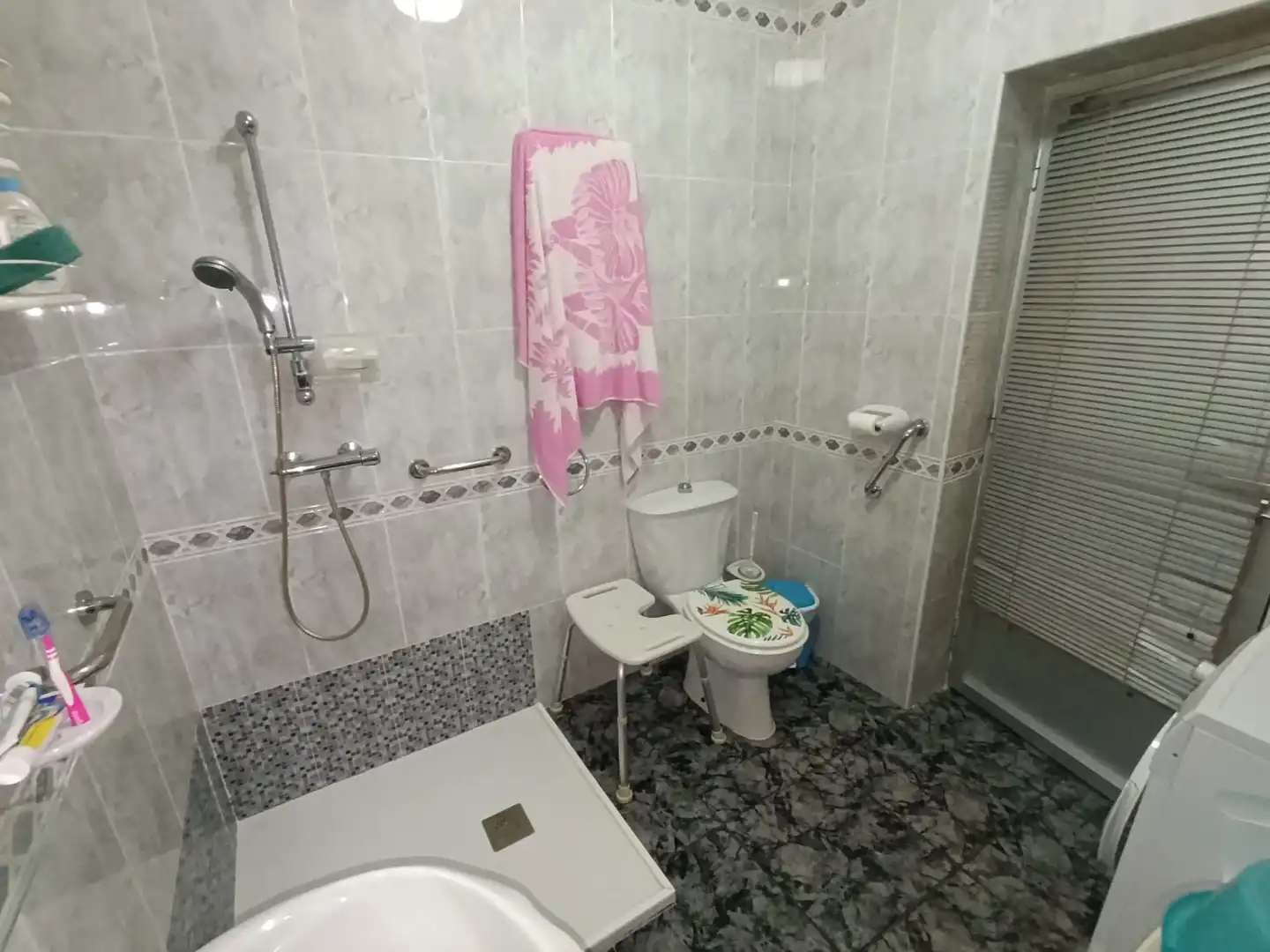 Bany de Casa o xalet en venda en Linares amb Aire condicionat, Calefacció i Terrassa