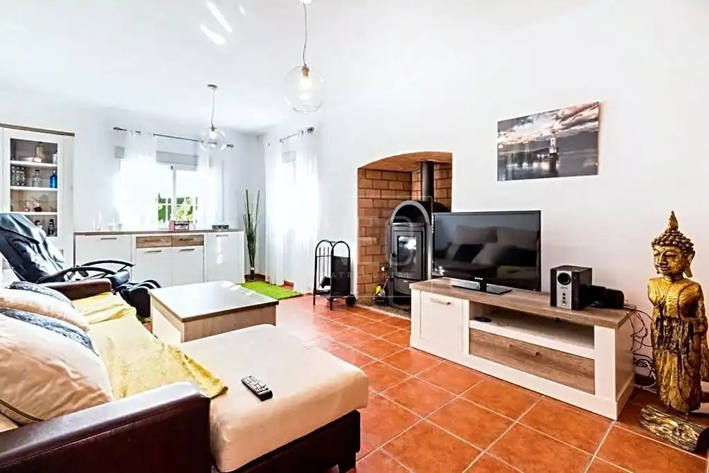 Sala d'estar de Casa o xalet en venda en Albolote amb Aire condicionat, Calefacció i Jardí privat