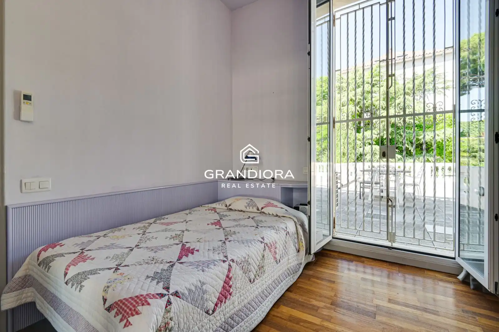 Exterior view of Houses for sale in El Masnou  with Air Conditioner, Terrace and Swimming Pool
