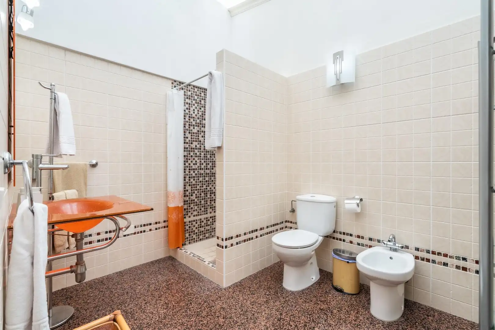 Bany de Casa o xalet en venda en Guía de Isora amb Aire condicionat, Jardí privat i Terrassa