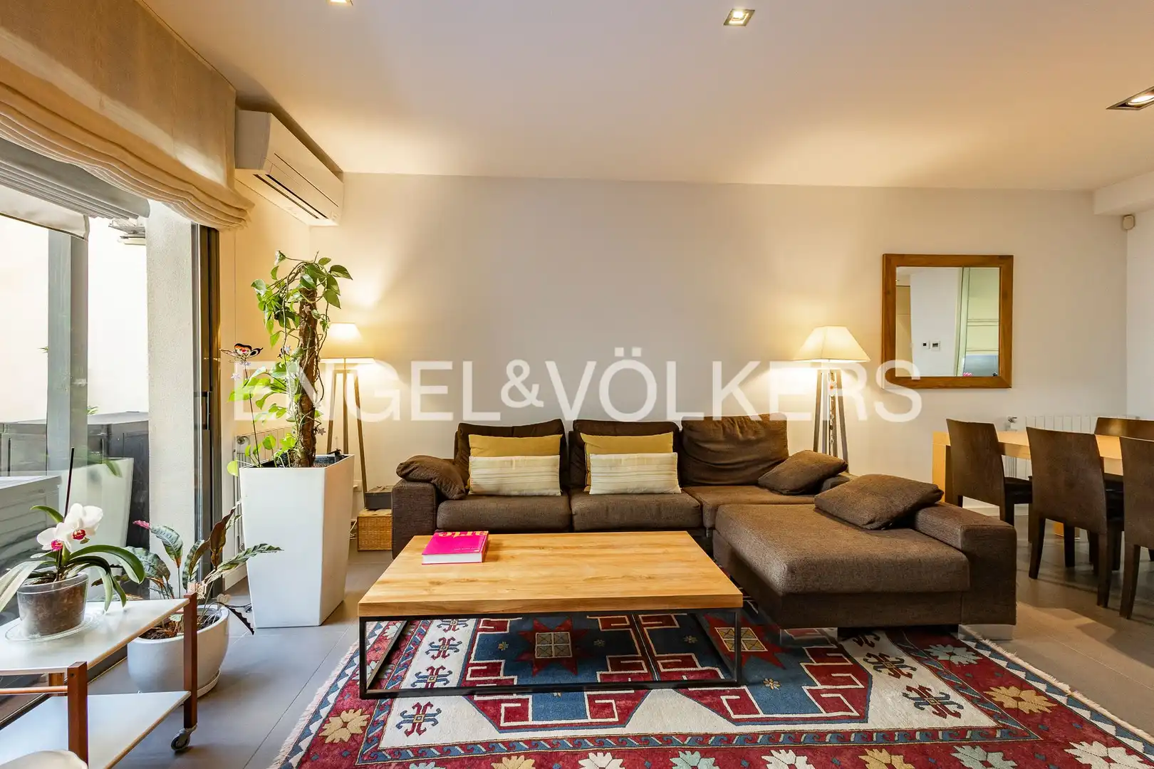 Sala d'estar de Casa o xalet en venda en Barcelona amb Aire condicionat, Calefacció i Terrassa