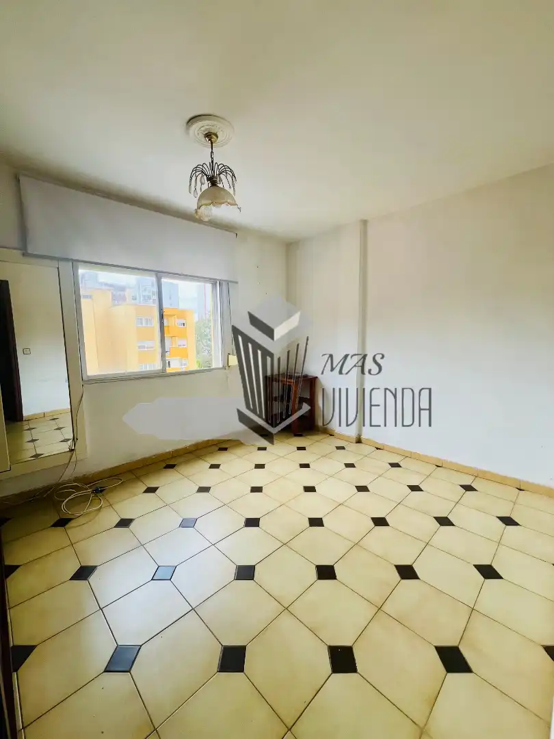 Habitación de Piso en venta en Algeciras con Amueblado