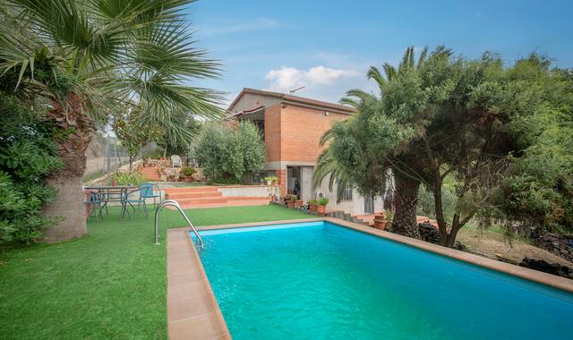 Casa-chalet en Venta en N/A en Mediona