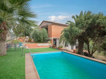 House with balcony for sale in N/A