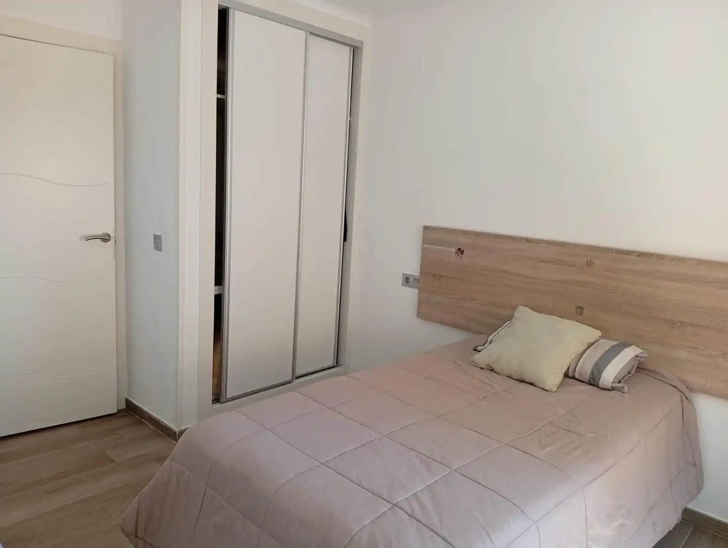Habitación de Piso en venta en Garrucha con Aire acondicionado, Parquet y Terraza