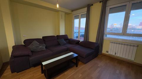 Foto 3 de Apartamento de alquiler en Avenida Cemba, 93, Flores de Sil - La Placa, Ponferrada