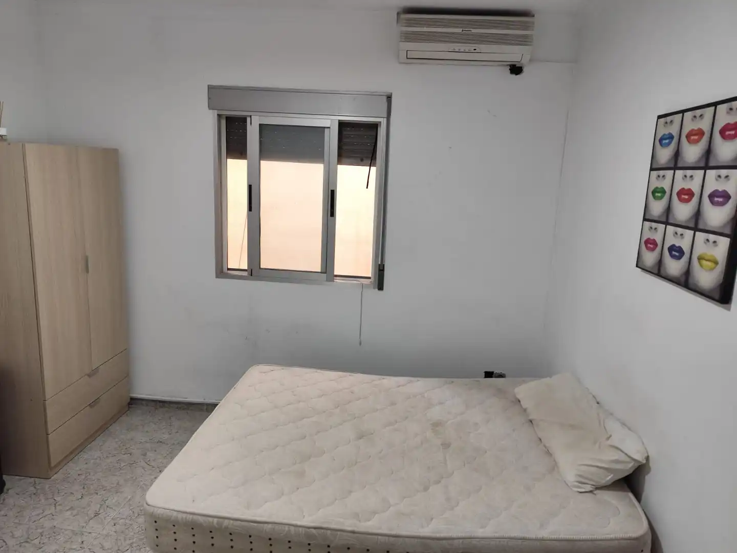 Schlafzimmer von Wohnung zum Verkauf in Alzira mit Ofen, Waschmaschine und Mikrowelle