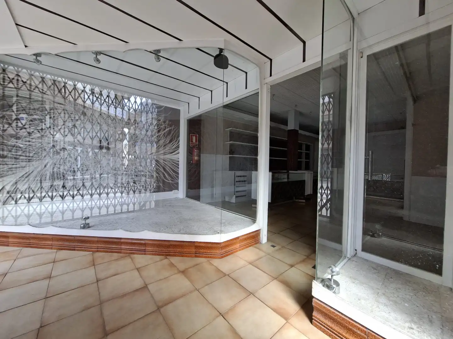 Commercial properties for sale in Cornellà de Llobregat