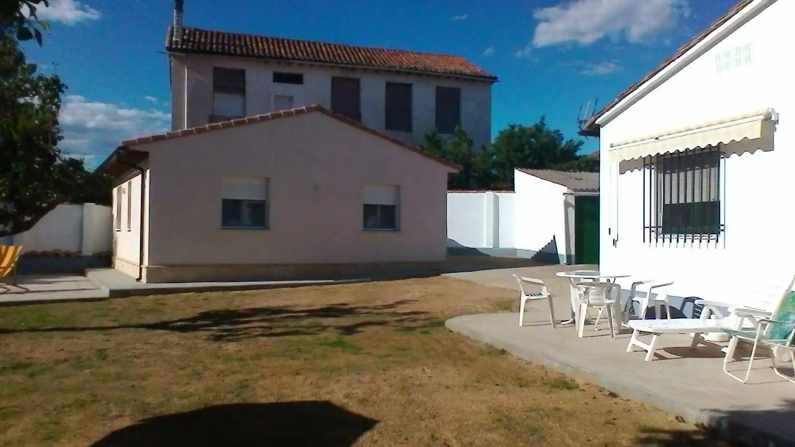 Vista exterior de Casa o chalet en venta en La Puebla de Valdavia  con Jardín privado y Trastero