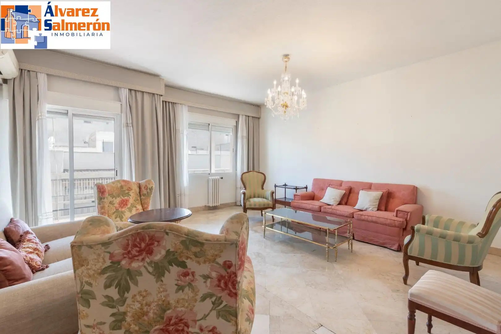 Sala de estar de Piso en venta en  Granada Capital con Terraza y Trastero
