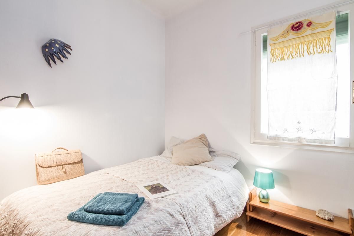 Bedroom of Apartment to share in  Barcelona Capital  with Furnished, Oven and Washing machine