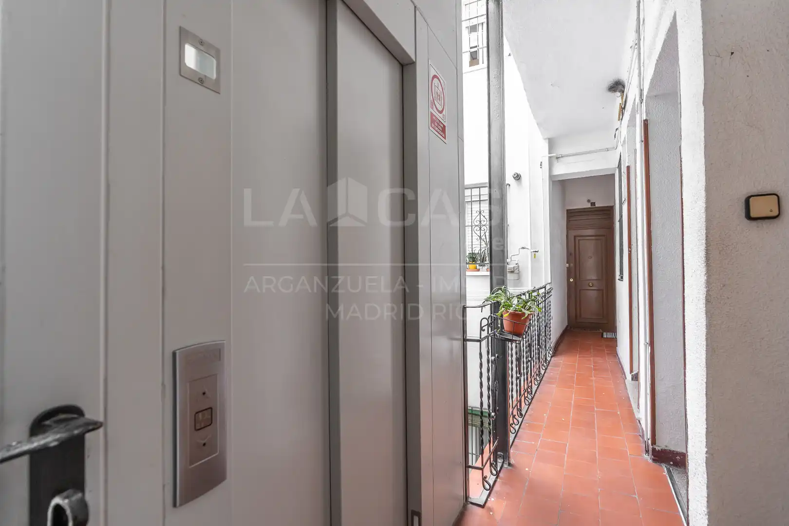 Piso en venta en Madrid con Balcón