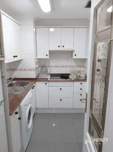 Cuina de Apartament de lloguer en Bilbao  amb Aire condicionat, Calefacció i Balcó