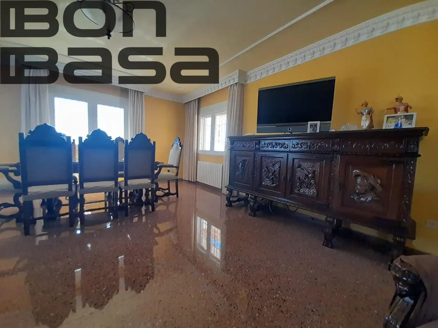 Sala d'estar de Casa o xalet en venda en Alicante / Alacant amb Aire condicionat, Jardí privat i Piscina