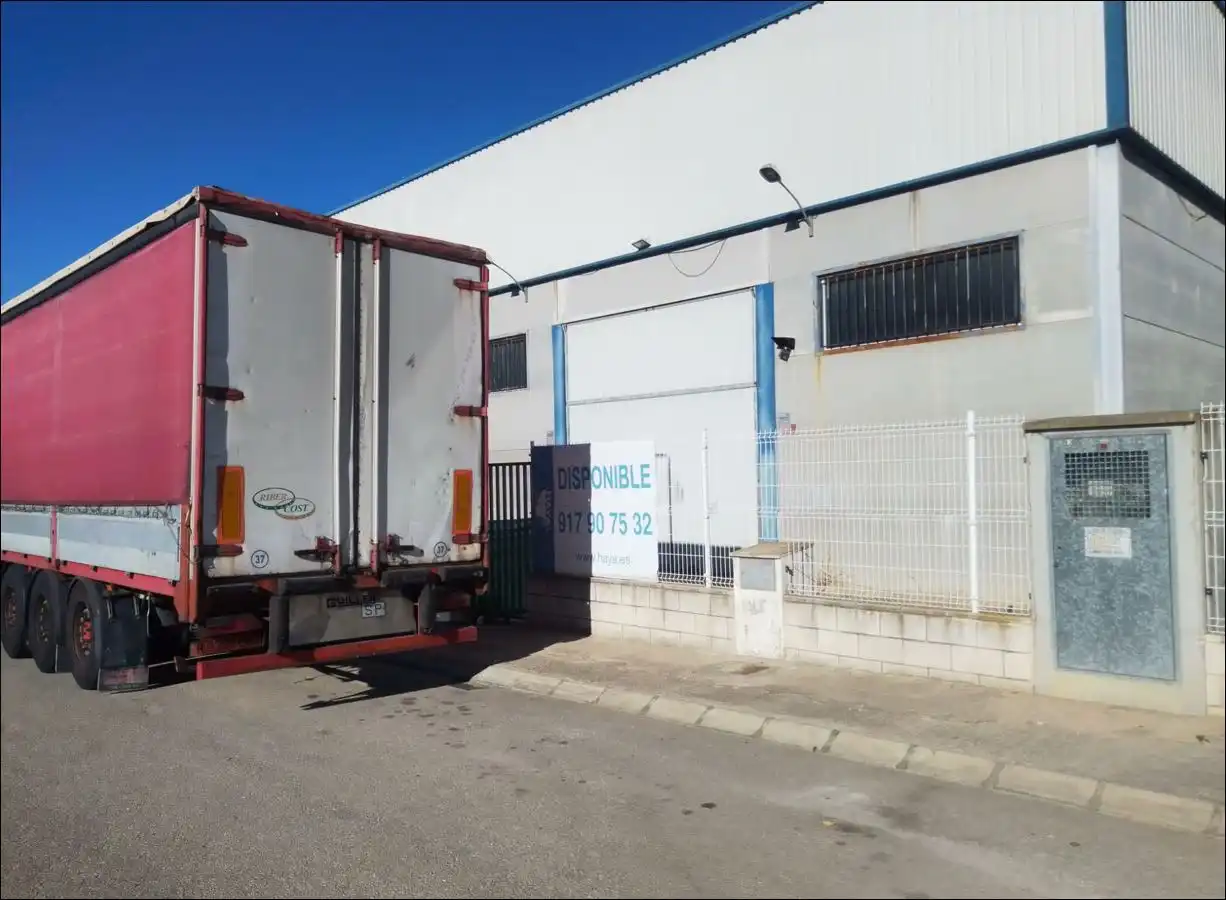 Parking of Industrial buildings for rent in Senyera