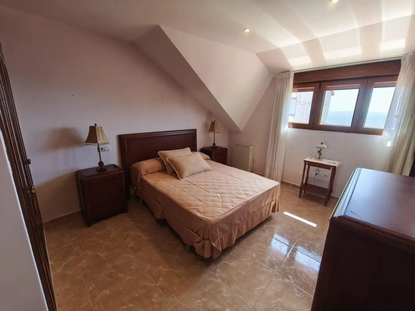 Habitación de Casa o chalet en venta en Ribeira con Calefacción