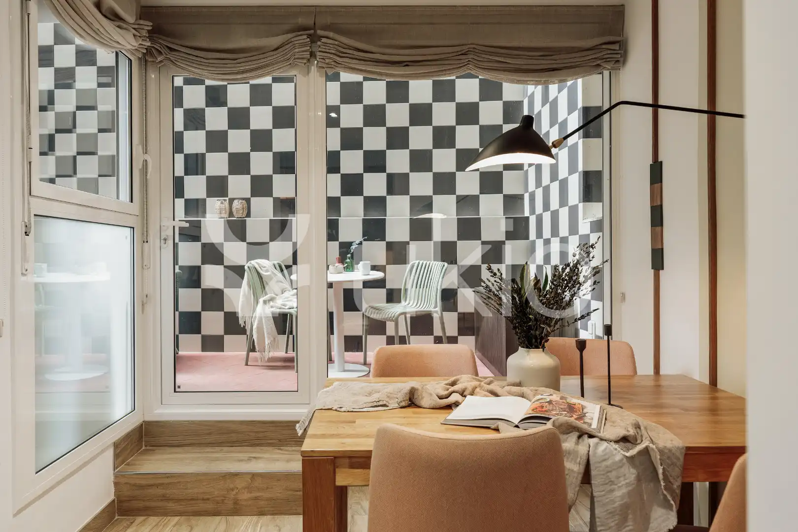 Comedor de Apartamento de alquiler en Barcelona con Aire acondicionado, Calefacción y Terraza