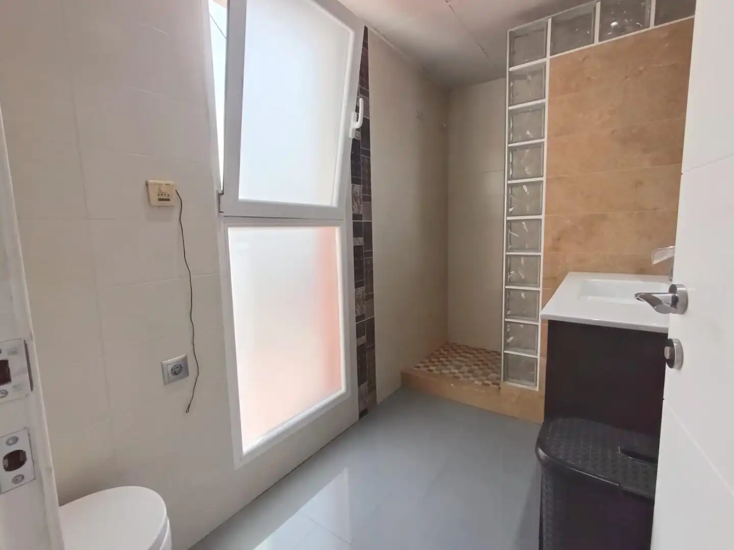 Badezimmer von Dachboden zum Verkauf in Levante