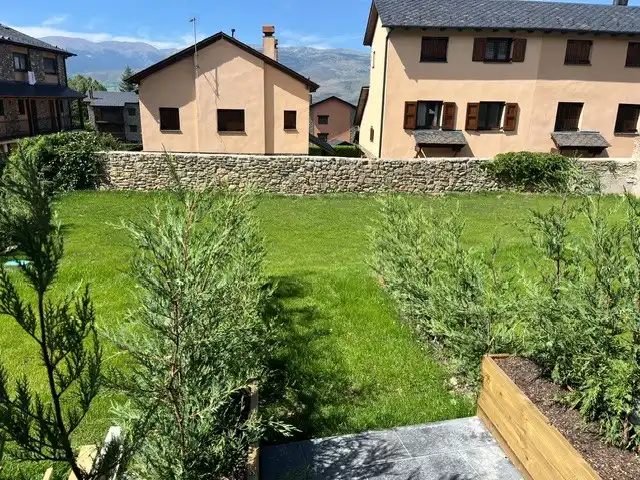 Apartament en venda en Alp amb Calefacció, Jardí privat i Parquet