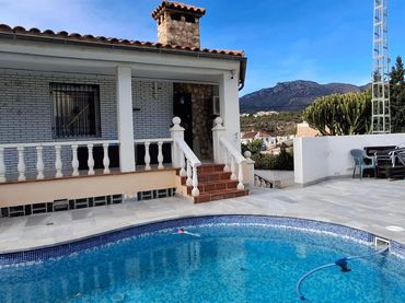 Xalet amb piscina en venda a Coloma